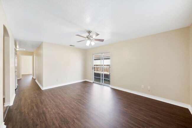 Foto del edificio - 3 Bedroom/2 Bath Brookside Subdivision