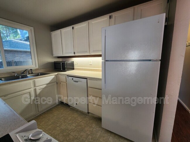 Foto del edificio - 492 S Dover Ave