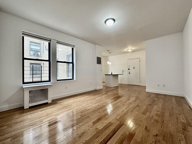 Foto del edificio - 44 Bennett Ave