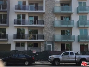 Building Photo - 4600 Coldwater Canyon Ave