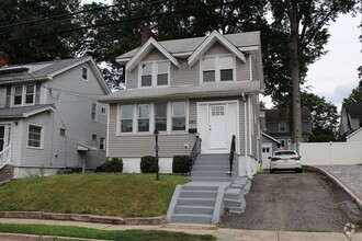 Building Photo - 181 Chestnut Ave