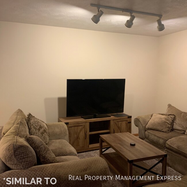 Foto del edificio - Spacious 3-bedroom, 1-bathroom apartment
