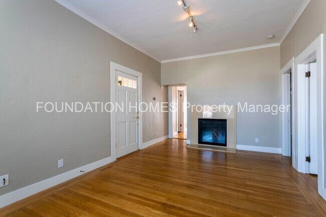 Building Photo - 409 Johnson St