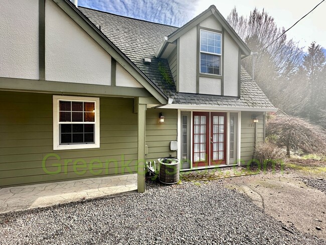 Building Photo - Country Cottage in the City