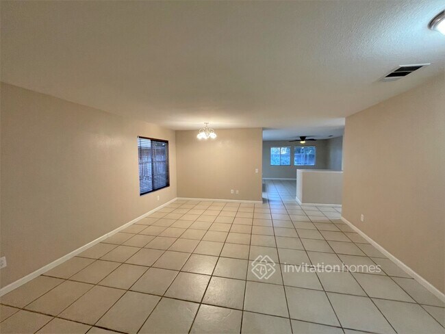 Building Photo - 781 Hillview St