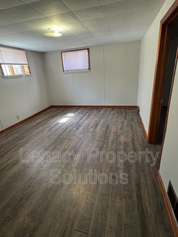 Building Photo - 408 2nd Ave NE