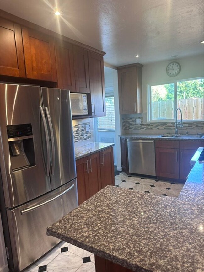 Foto del edificio - 2340 Belmont Rd