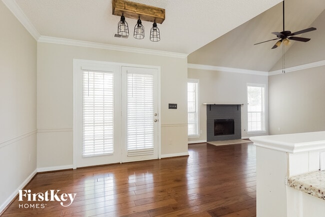 Building Photo - 1541 Timber Dr