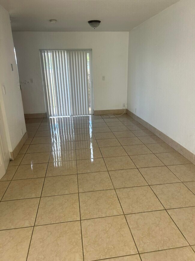 Foto del edificio - 1420 Barton Rd