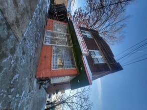 Building Photo - 536 Bayway