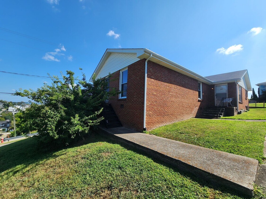 Foto principal - Quaint Sylvan Heights Duplex