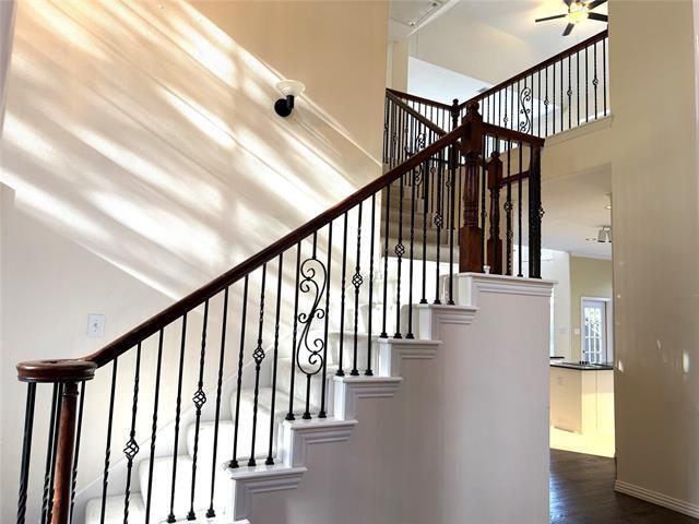 Foto del edificio - 2704 Meadow Hills Ln