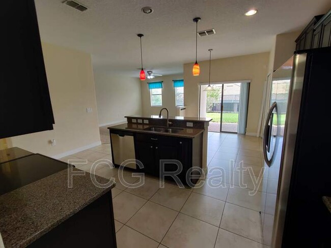 Foto del edificio - 1315 Moss Creek Ln