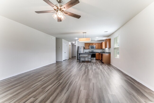 Building Photo - "Charming 3-Bedroom Home with 2.5 Baths and Spacious Living in Fort Worth!"