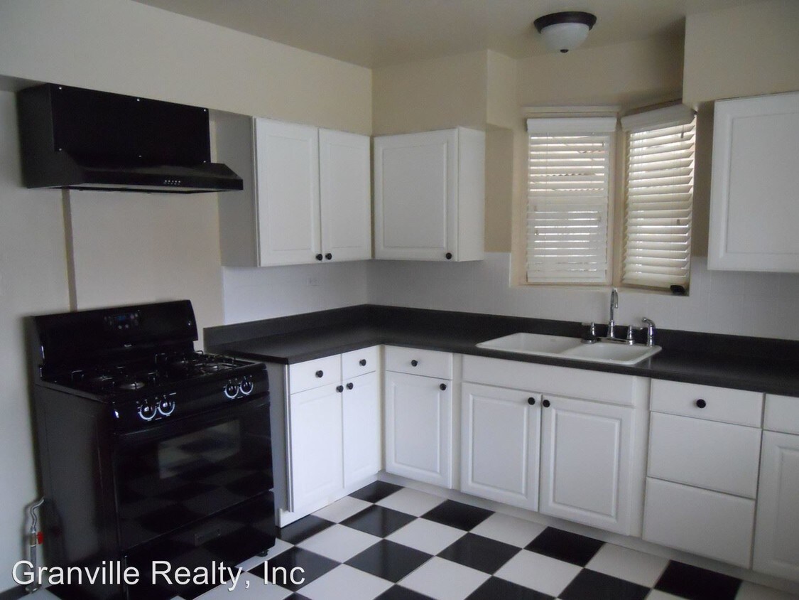Building Photo - 2 br, 1 bath House - 1371 N. Roosevelt Ave