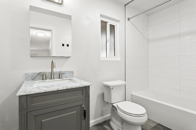 Building Photo - Pacific Crest Apartments