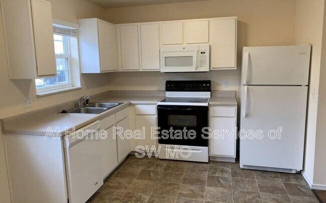 Foto del edificio - 1820 W Walnut Lawn St