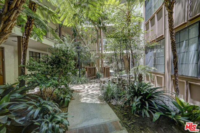 Foto del edificio - 11939 Gorham Ave