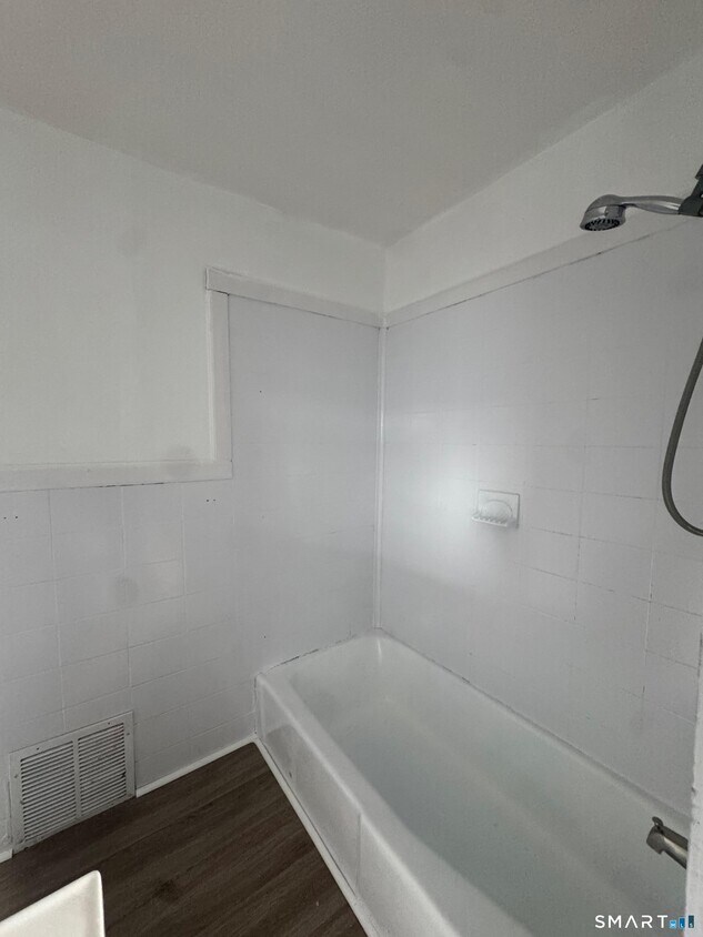 Foto del edificio - 52-54-54 Ives Ct