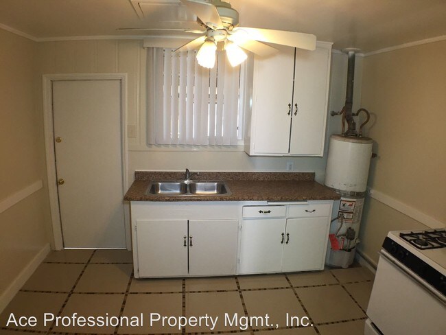 Foto del edificio - 4204-4216 E Washington Ave