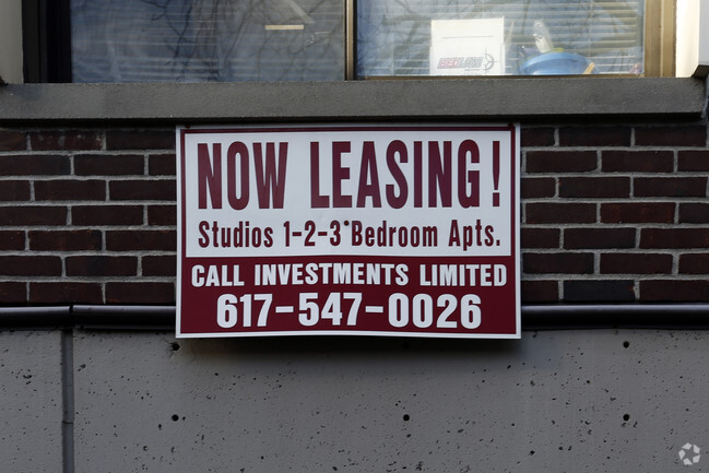 Building Photo - 77 Trowbridge St