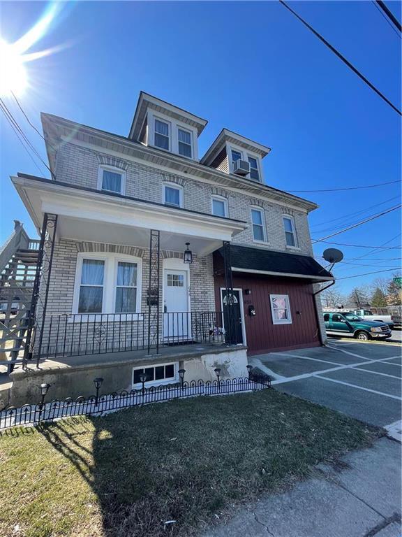 648 Line St Unit 2, Easton, PA 18042 Room for Rent in Easton, PA