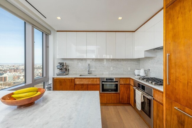 Foto del edificio - 75 Park Ln S
