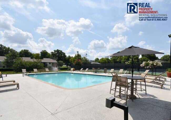 Foto del edificio - Adorable updated 3 bd 2 ba condo! Tons of ...