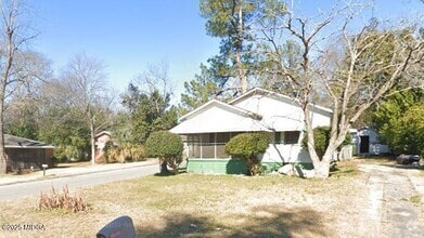Building Photo - 597 Moreland Ave