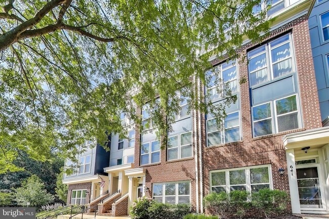 Building Photo - 645 Diamondback Dr