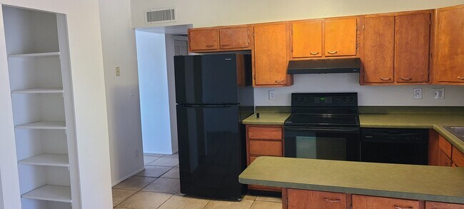 Kitchen - 1375 E Louisiana Dr
