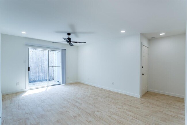 Building Photo - 4200 Watson St