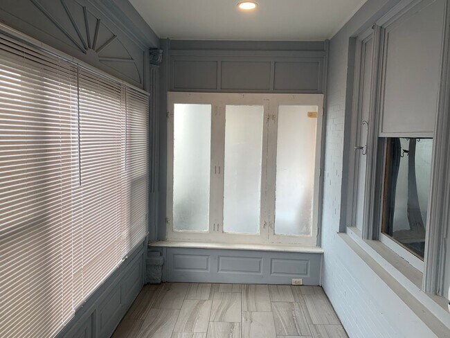 Foto del edificio - Spacious 3 Bed, 1.5 Bath Home – $1,795/Mon...