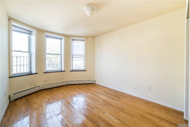 Building Photo - 85-20 88th Ave