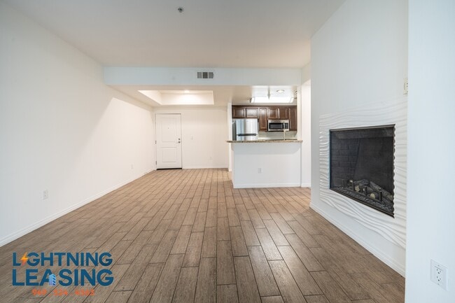 Building Photo - 11927 Kling St