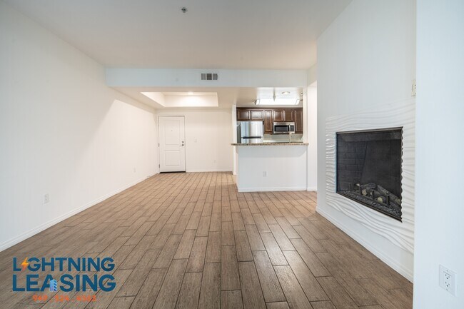 Building Photo - 11928 Kling St