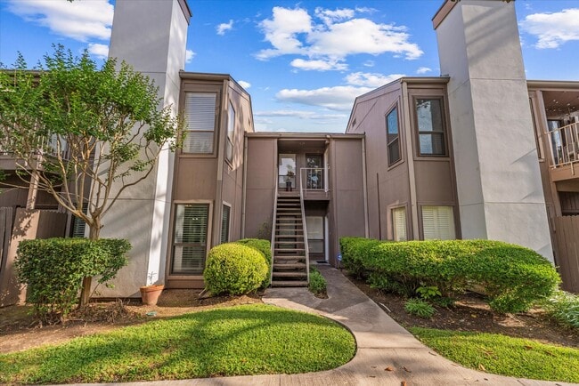 Building Photo - 1201 Bering Dr