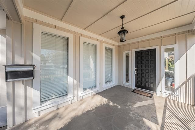 Building Photo - 2412 Kenley St