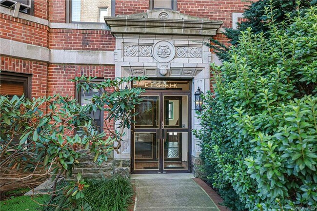 Foto del edificio - 11 Alden Rd