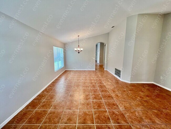 Building Photo - 19143 Dove Creek Dr