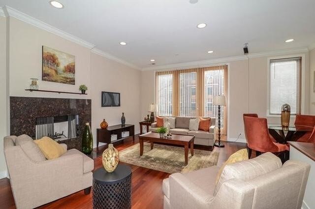 Foto principal - 1920 W Diversey Pkwy