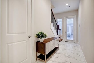 Building Photo - 2926 Alice St