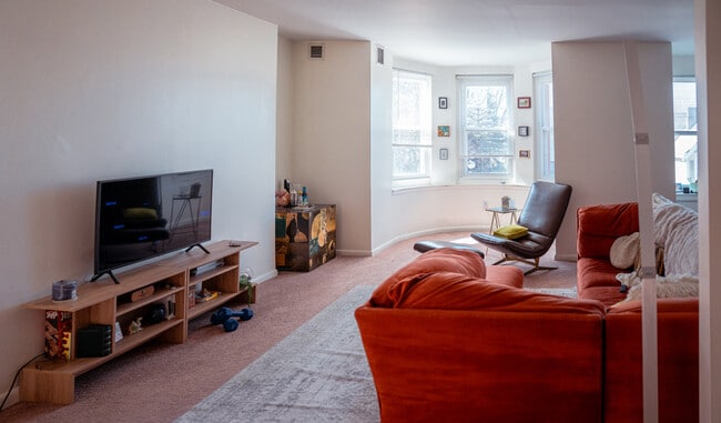 Building Photo - 625 S Negley Ave