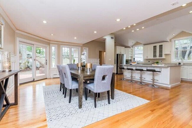 Foto del edificio - HOT NEWTON LISTING!!!