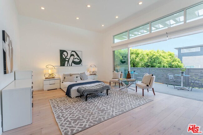 Foto del edificio - 959 N Vista St