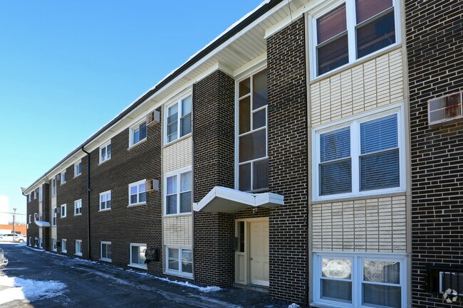 Building Photo - 9307 Irving Park Rd