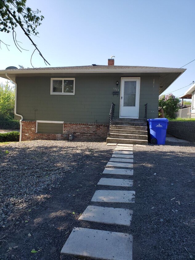 Primary Photo - 1928 9th Ave