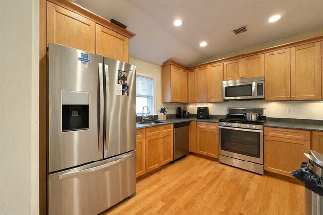 Foto del edificio - 50 Carleton St