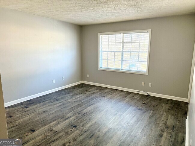 Foto del edificio - 111 W Burke St