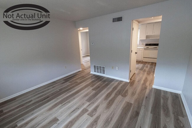 Building Photo - 2921 Northland Dr